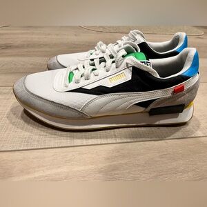 Puma Men's White, Black, and Blue Sneakers
